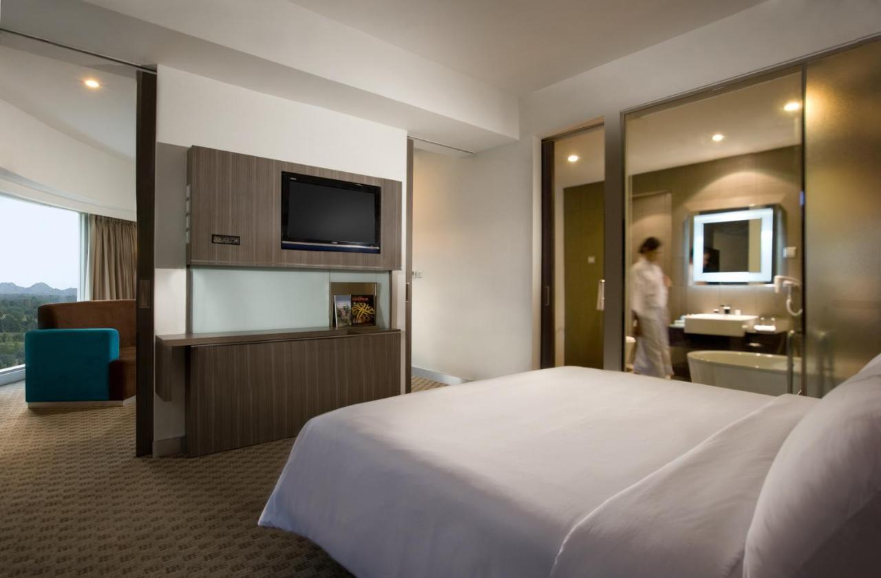 Novotel Bangka Hotel & Convention Center Pangkal Pinang Εξωτερικό φωτογραφία